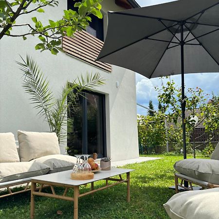 Aura Apartments Zirovnica Kültér fotó