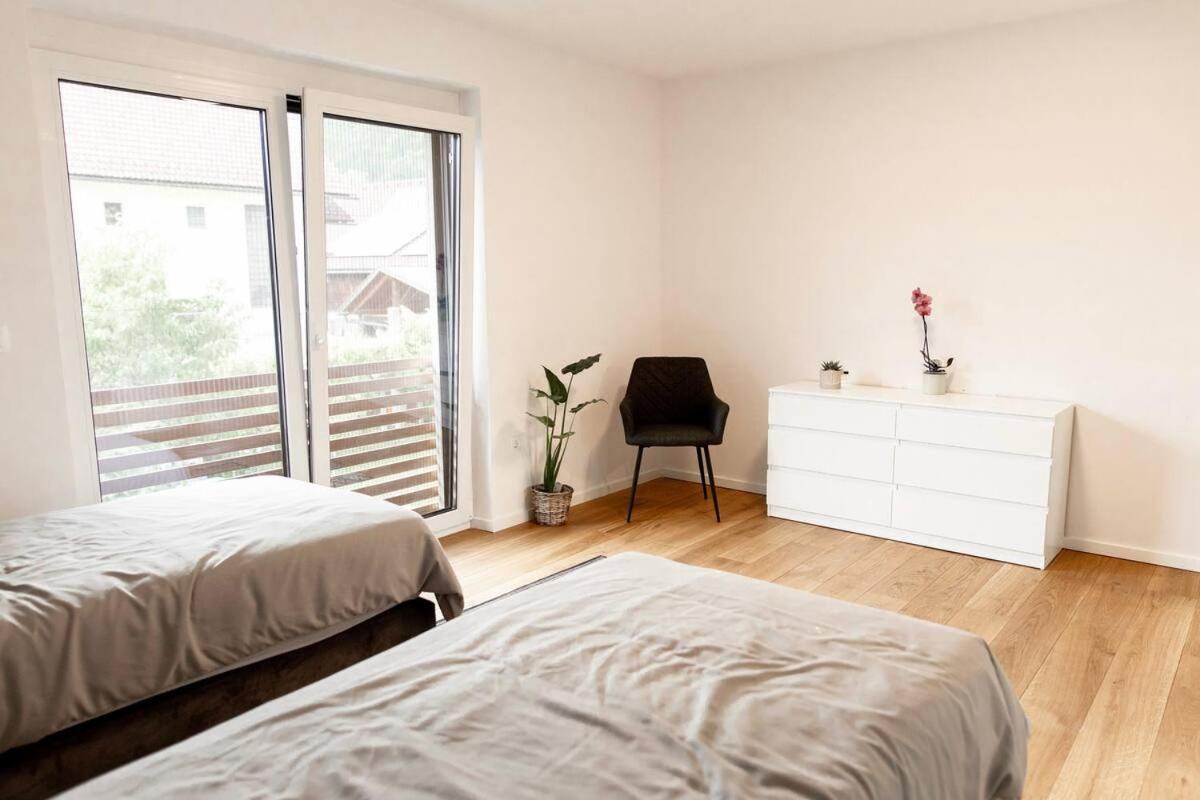 Aura Apartments Zirovnica Kültér fotó