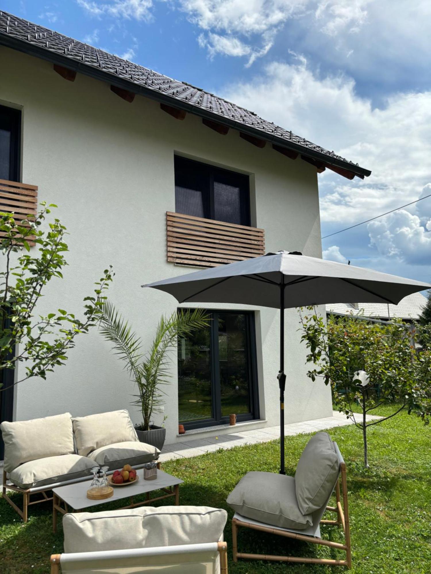 Aura Apartments Zirovnica Kültér fotó