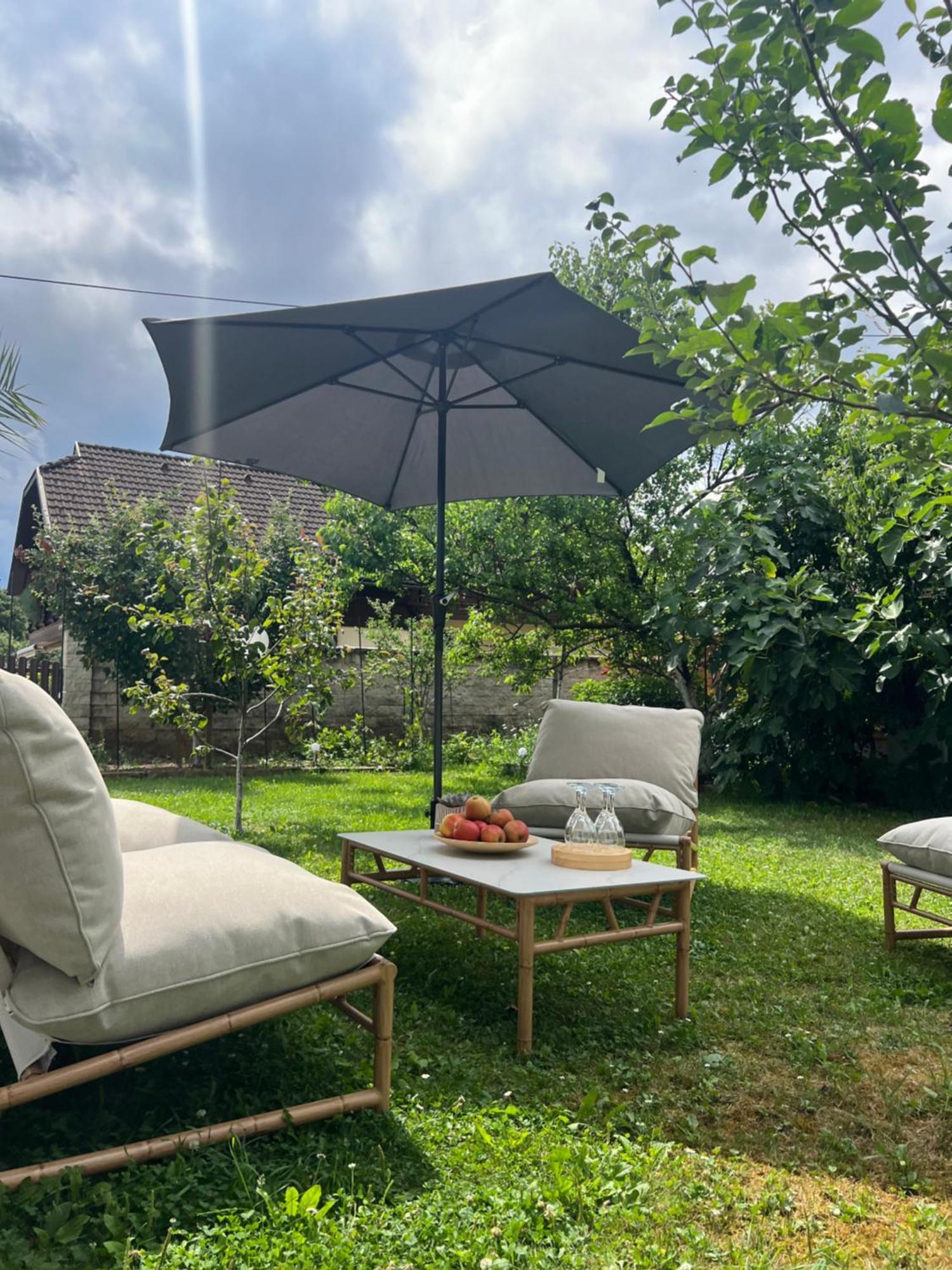 Aura Apartments Zirovnica Kültér fotó