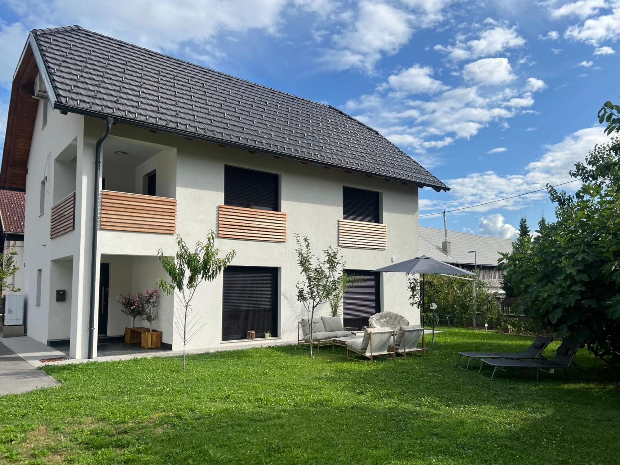 Aura Apartments Zirovnica Kültér fotó