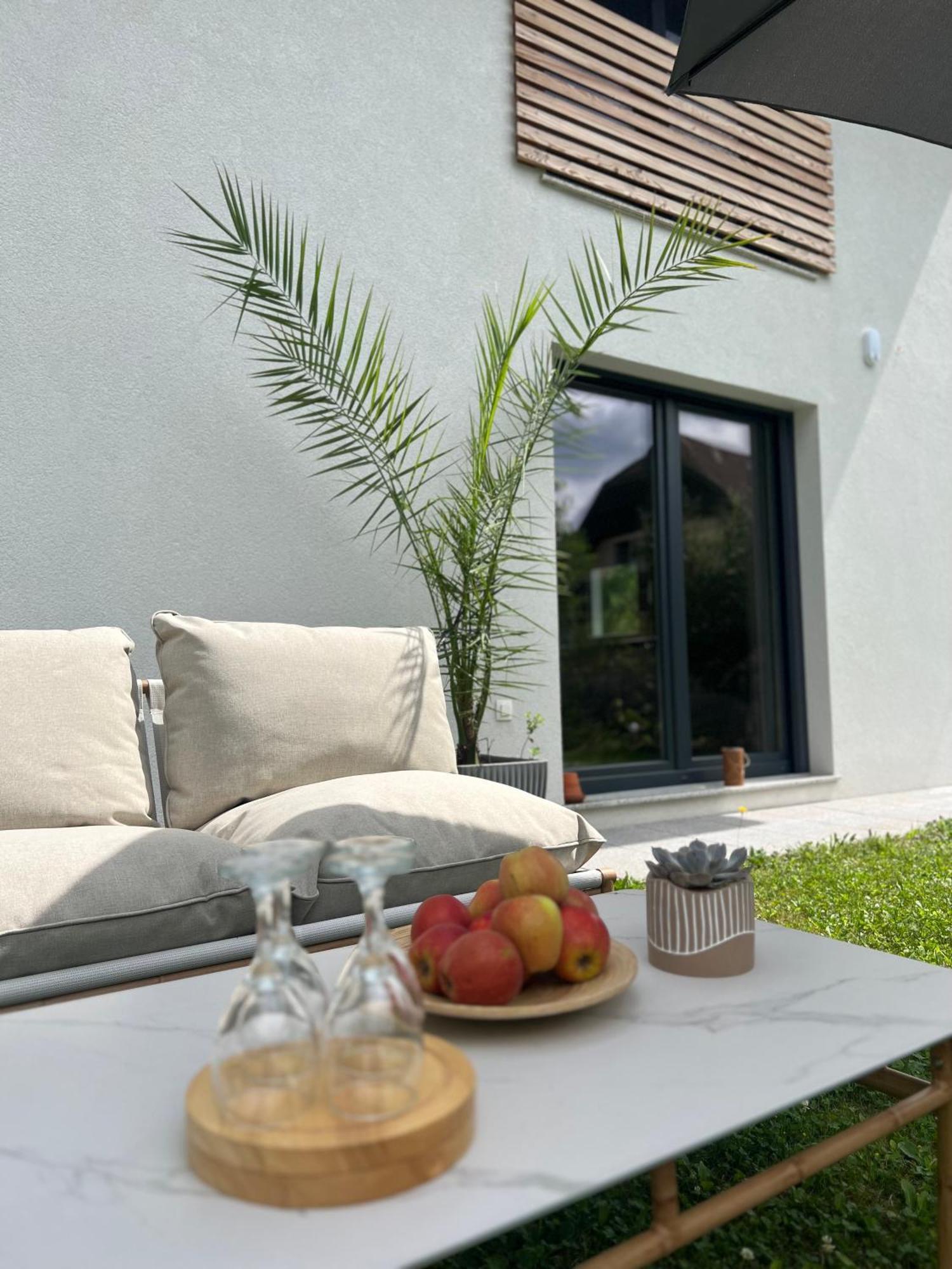 Aura Apartments Zirovnica Kültér fotó