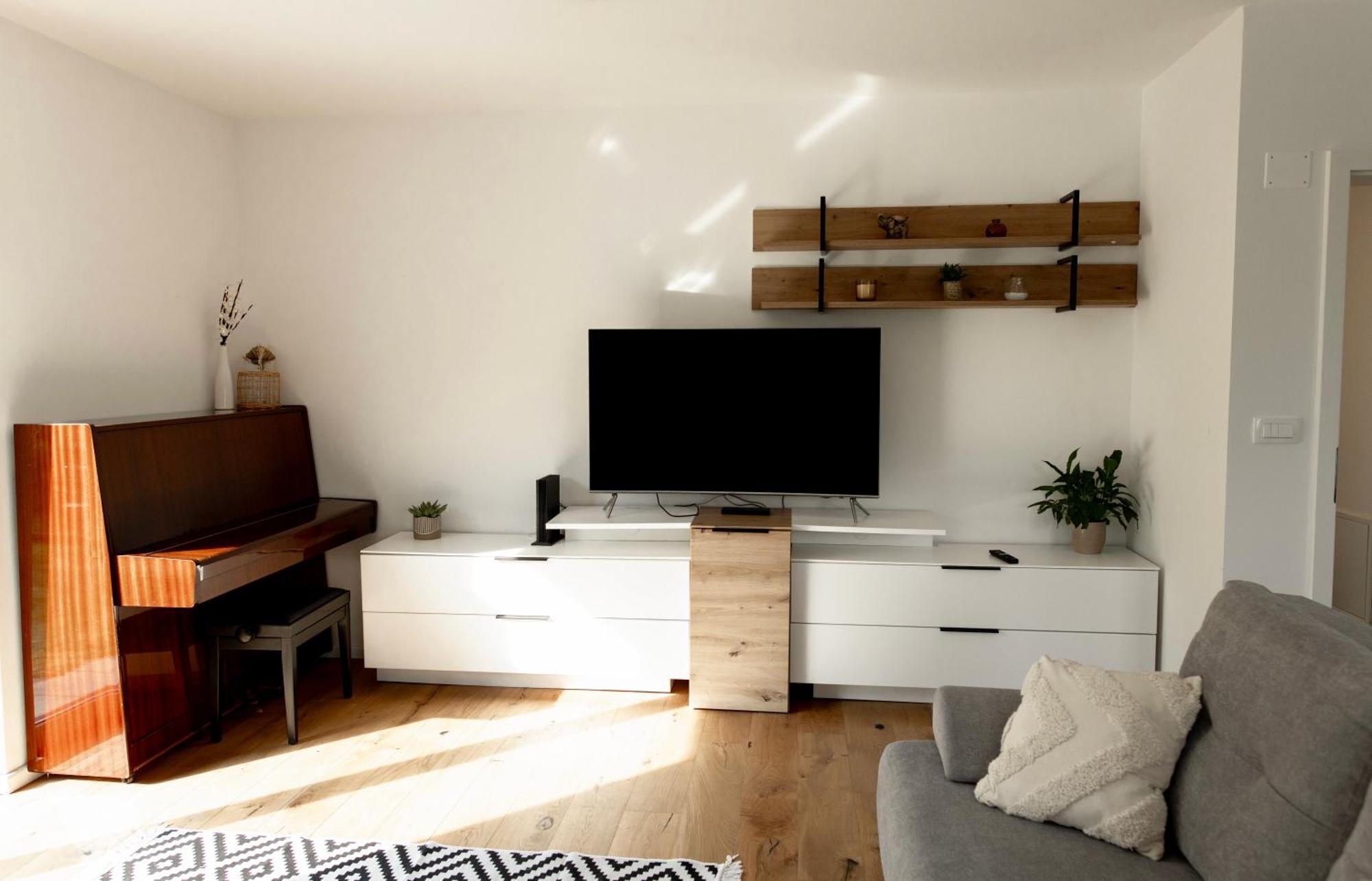 Aura Apartments Zirovnica Kültér fotó